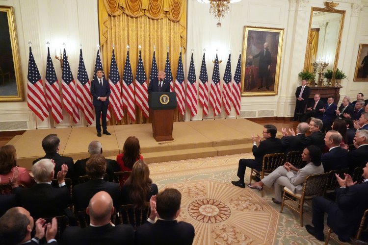 Fed Chair Swearing-In Marked by Optimism and Political Tensions