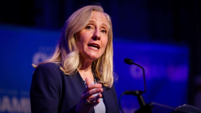 Spanberger vetoes mandatory bargaining bill, defying Virginia unions