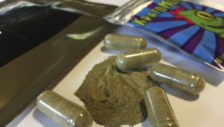 What are kratom’s uses and risks and how are states regulating it?