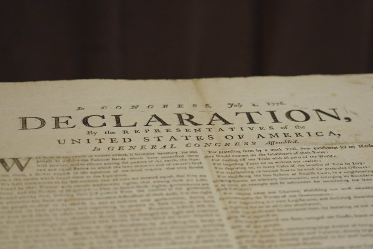 Declaration of Independence vs. Communist Manifesto