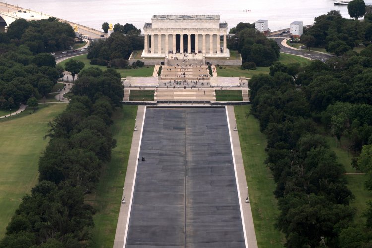 Trump's Reflecting Pool Fiasco