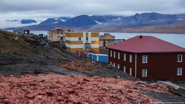 Norway Seizes Russian Ship, Will Give Funds to Ukraine